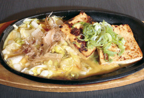 TAKAYAMA tofu & pickles steak plate