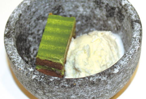 Matcha cake & vanilla