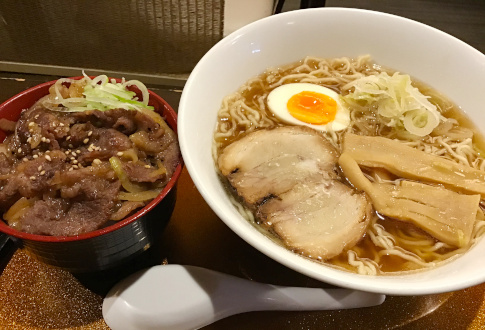 Noodles and grilled HIDA beef rice bowl small size