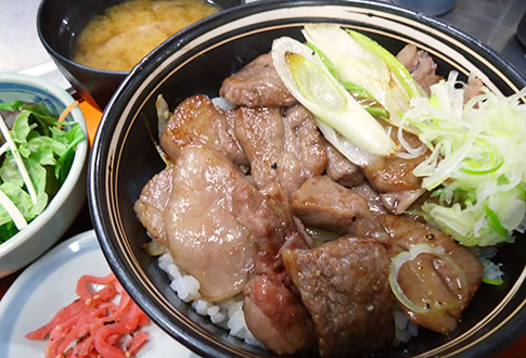飛騨牛ねぎ塩カルビ丼