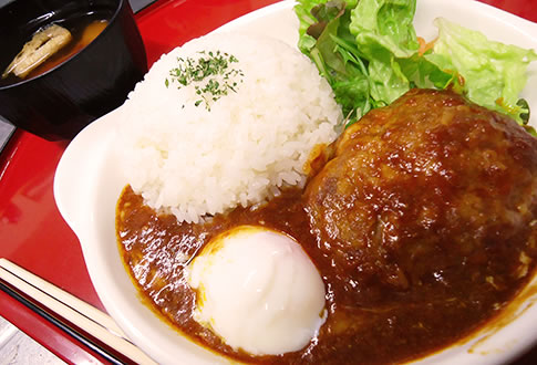 飛騨牛ハンバーグのロコモコ丼